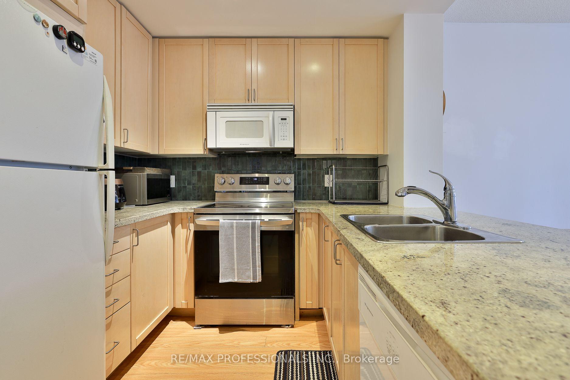 Photo 6 of Unit 1608, 85 Bloor Street E, Toronto, Church-Yonge Corridor — HOMEH