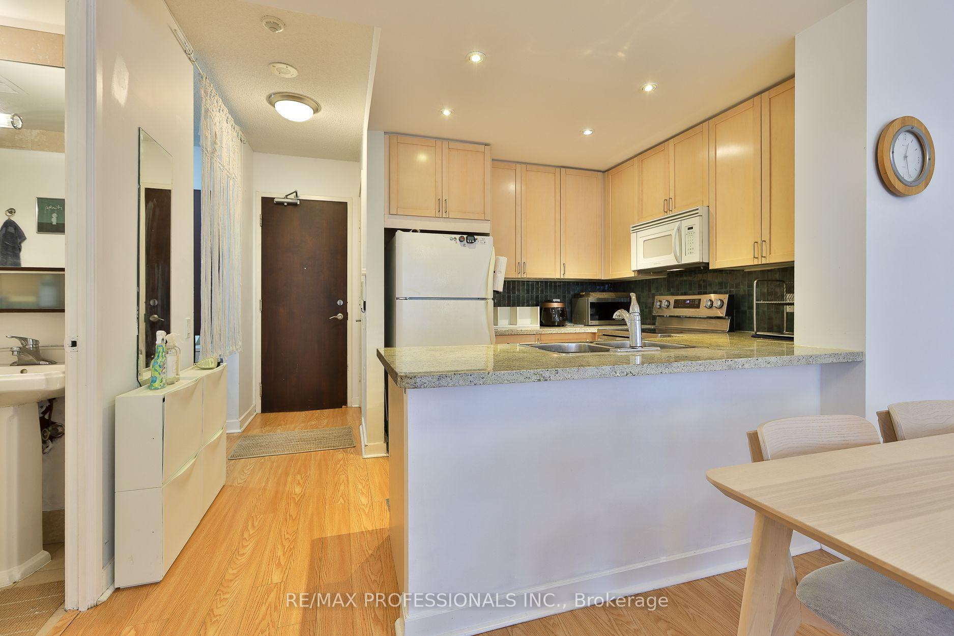 Photo 8 of Unit 1608, 85 Bloor Street E, Toronto, Church-Yonge Corridor — HOMEH