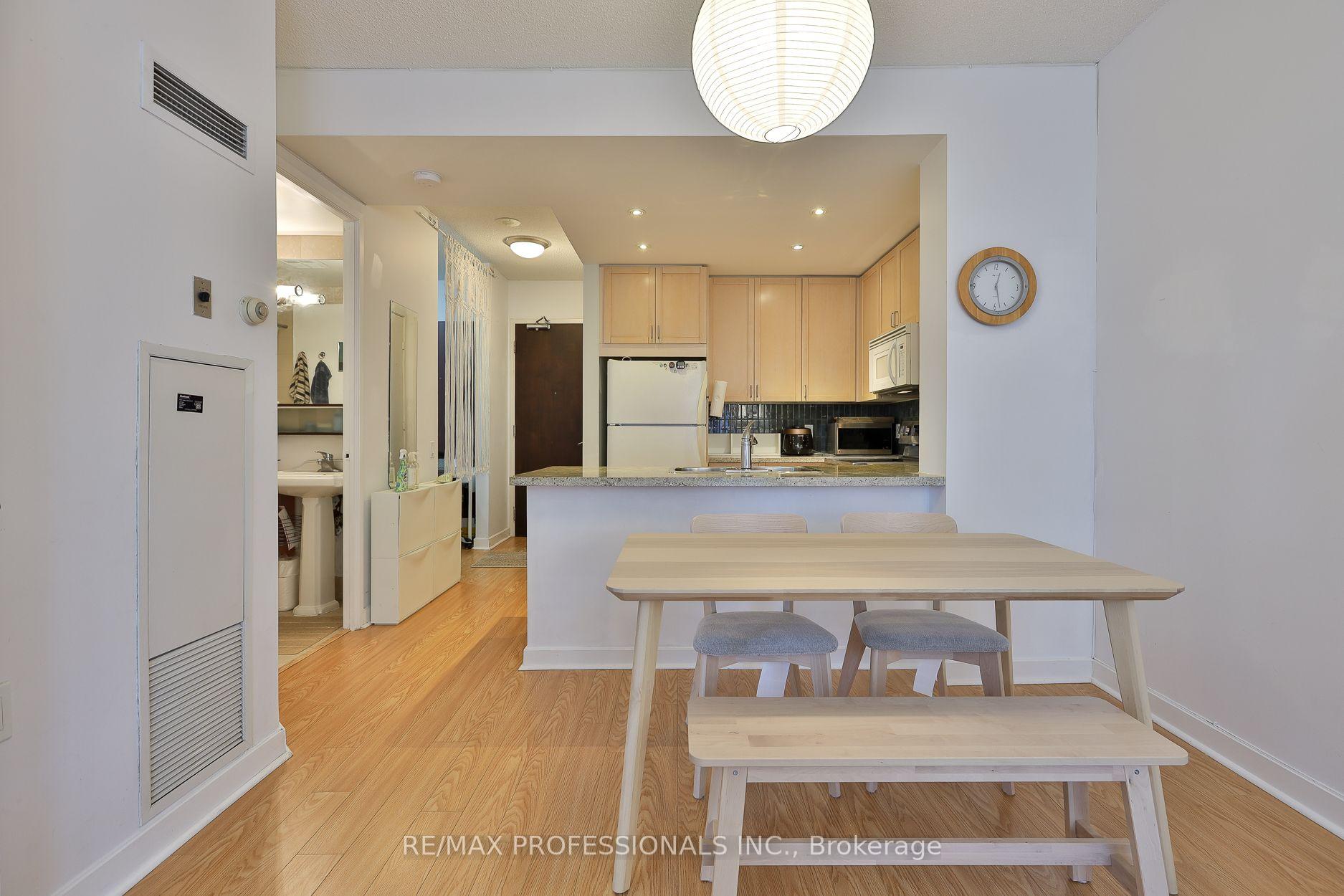 Photo 10 of Unit 1608, 85 Bloor Street E, Toronto, Church-Yonge Corridor — HOMEH