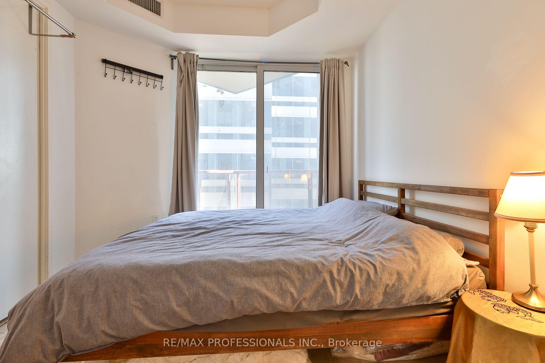 Photo 18 of Unit 1608, 85 Bloor Street E, Toronto, Church-Yonge Corridor — HOMEH