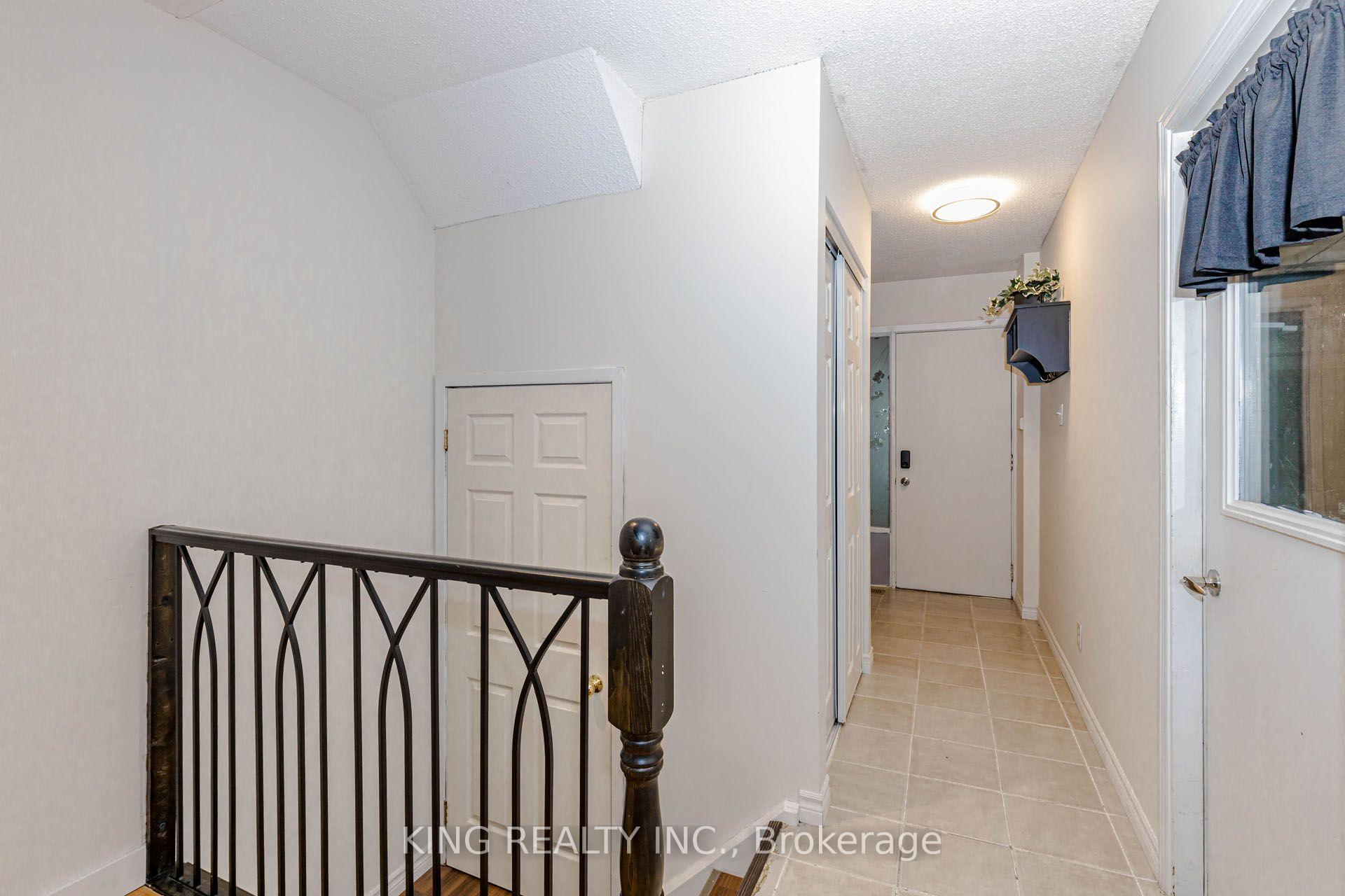 Photo 4 of Unit 6, 46 Cedarwoods Crescent, Kitchener, Vanier - Kitchener — HOMEH