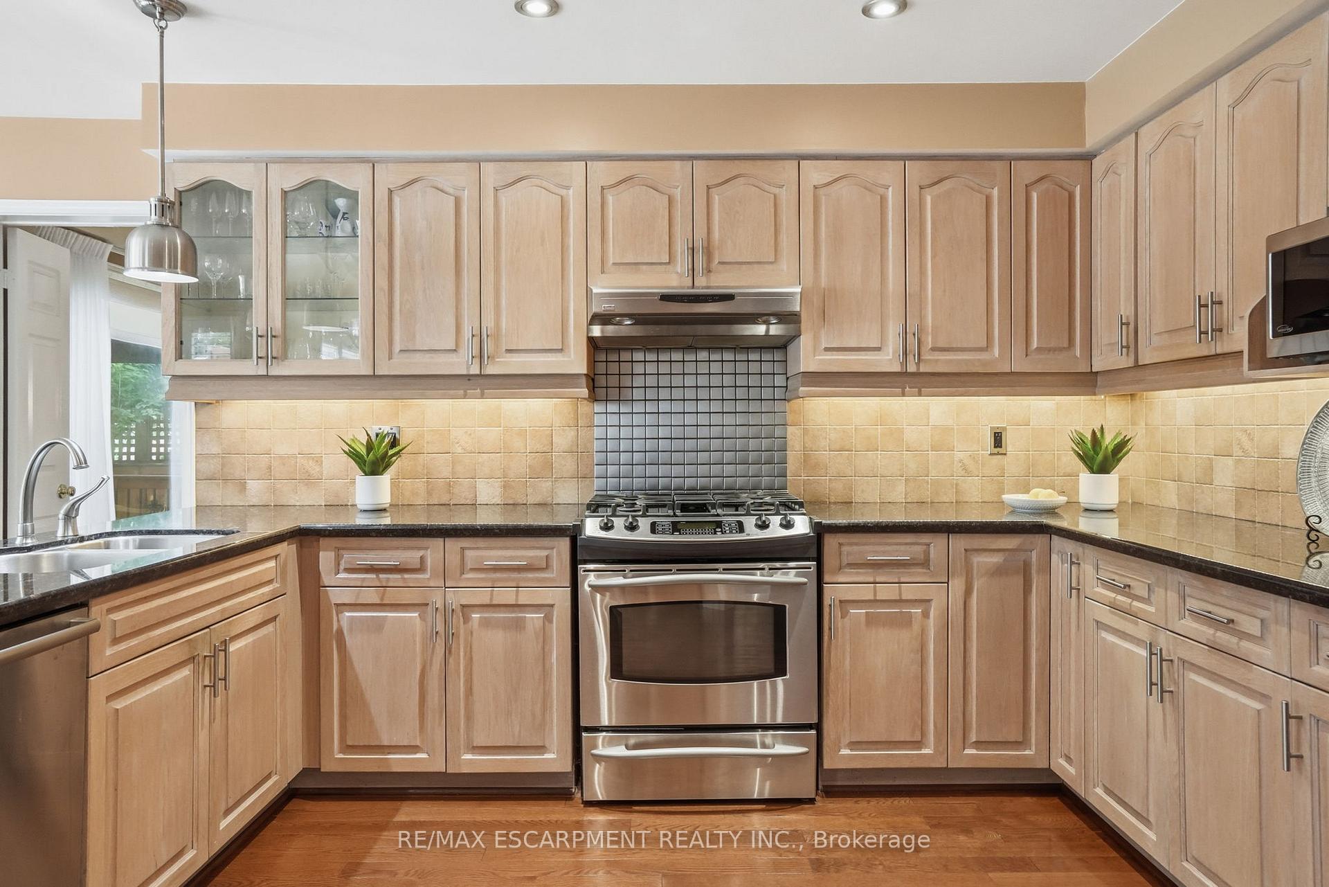 Photo 13 of 4129 Millcroft Park Drive, Burlington, Rose — HOMEH