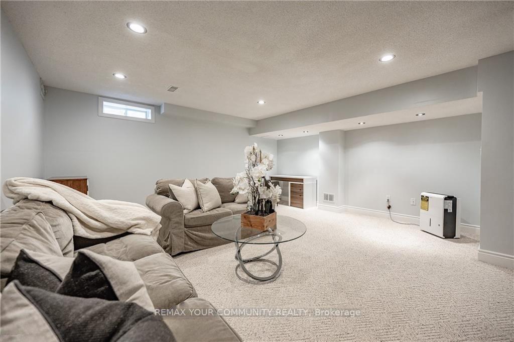 Photo 21 of 4412 Fairview Street, Burlington, Shoreacres — HOMEH