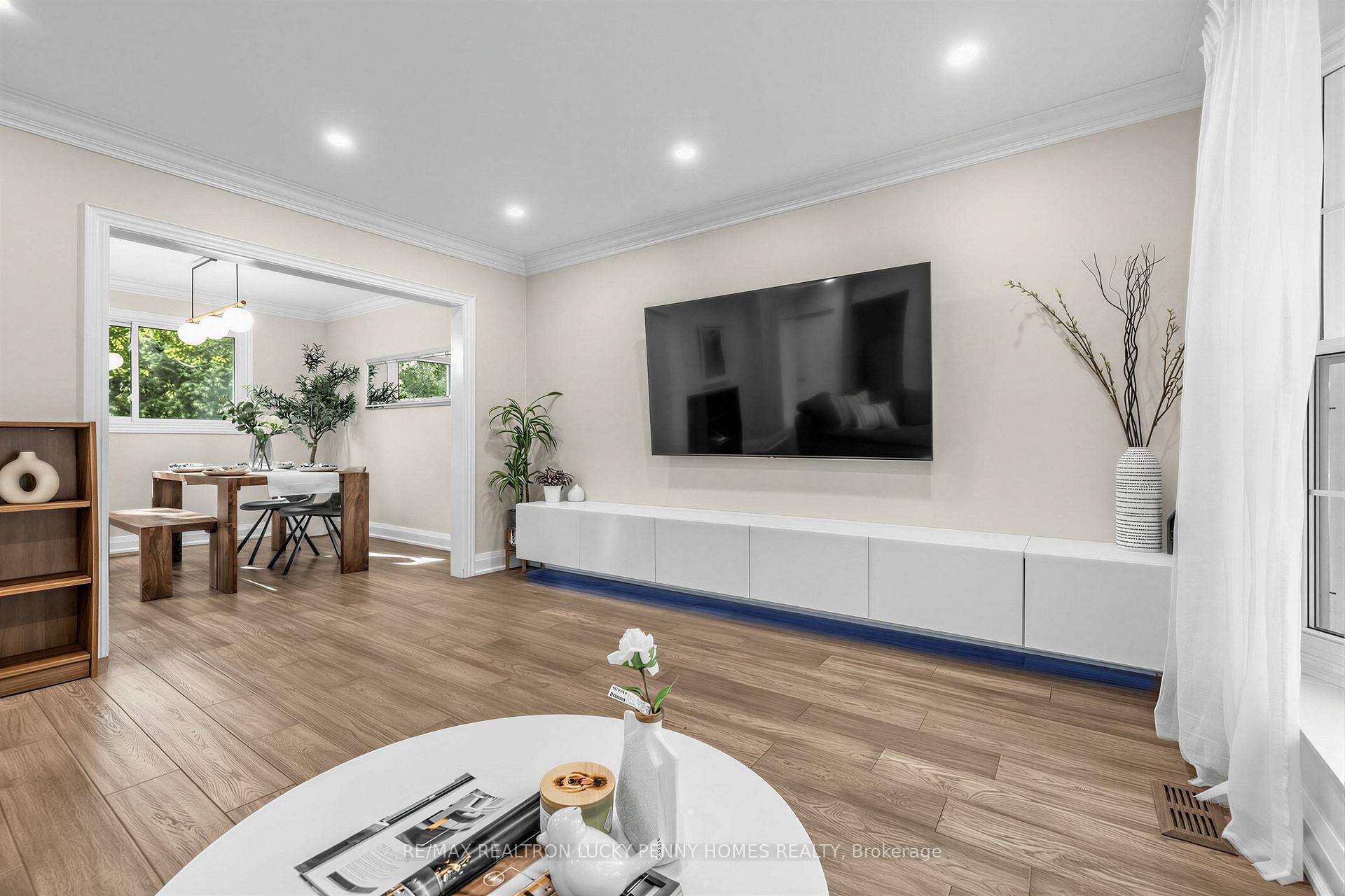 Photo 8 of 38 Walkerton Drive, Markham, Bullock — HOMEH