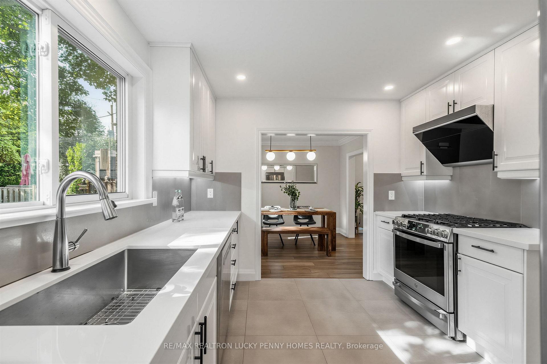 Photo 13 of 38 Walkerton Drive, Markham, Bullock — HOMEH
