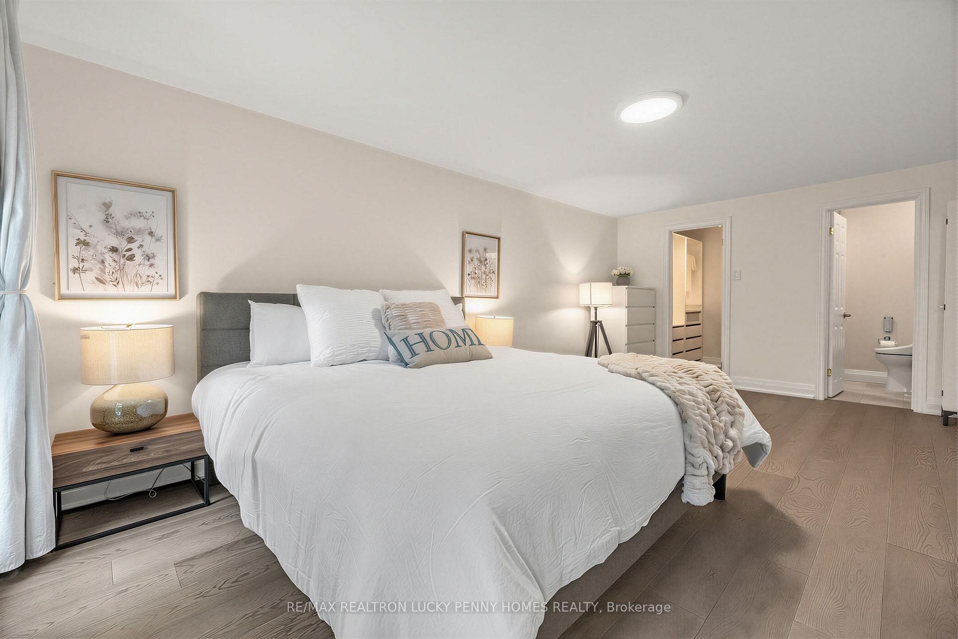 Photo 16 of 38 Walkerton Drive, Markham, Bullock — HOMEH