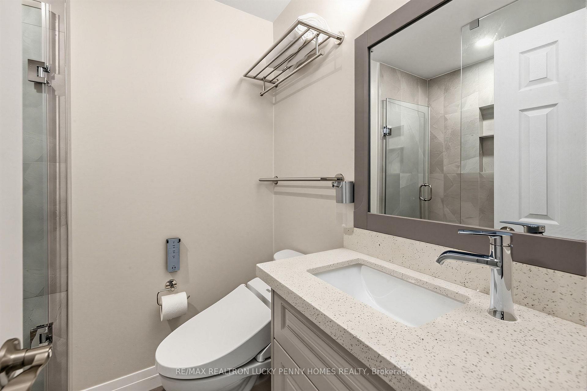 Photo 18 of 38 Walkerton Drive, Markham, Bullock — HOMEH