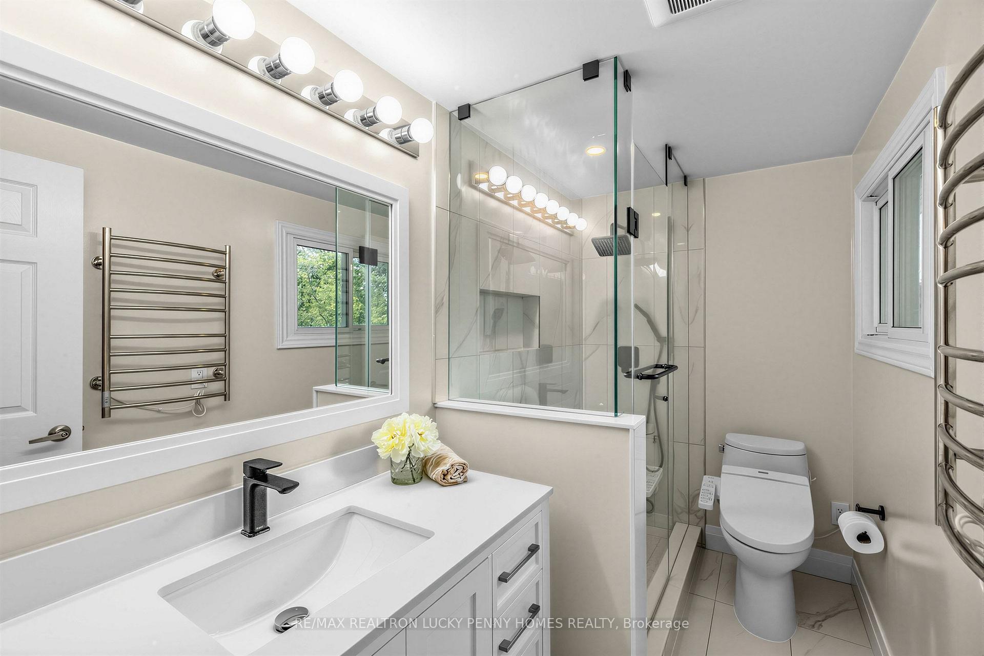 Photo 21 of 38 Walkerton Drive, Markham, Bullock — HOMEH