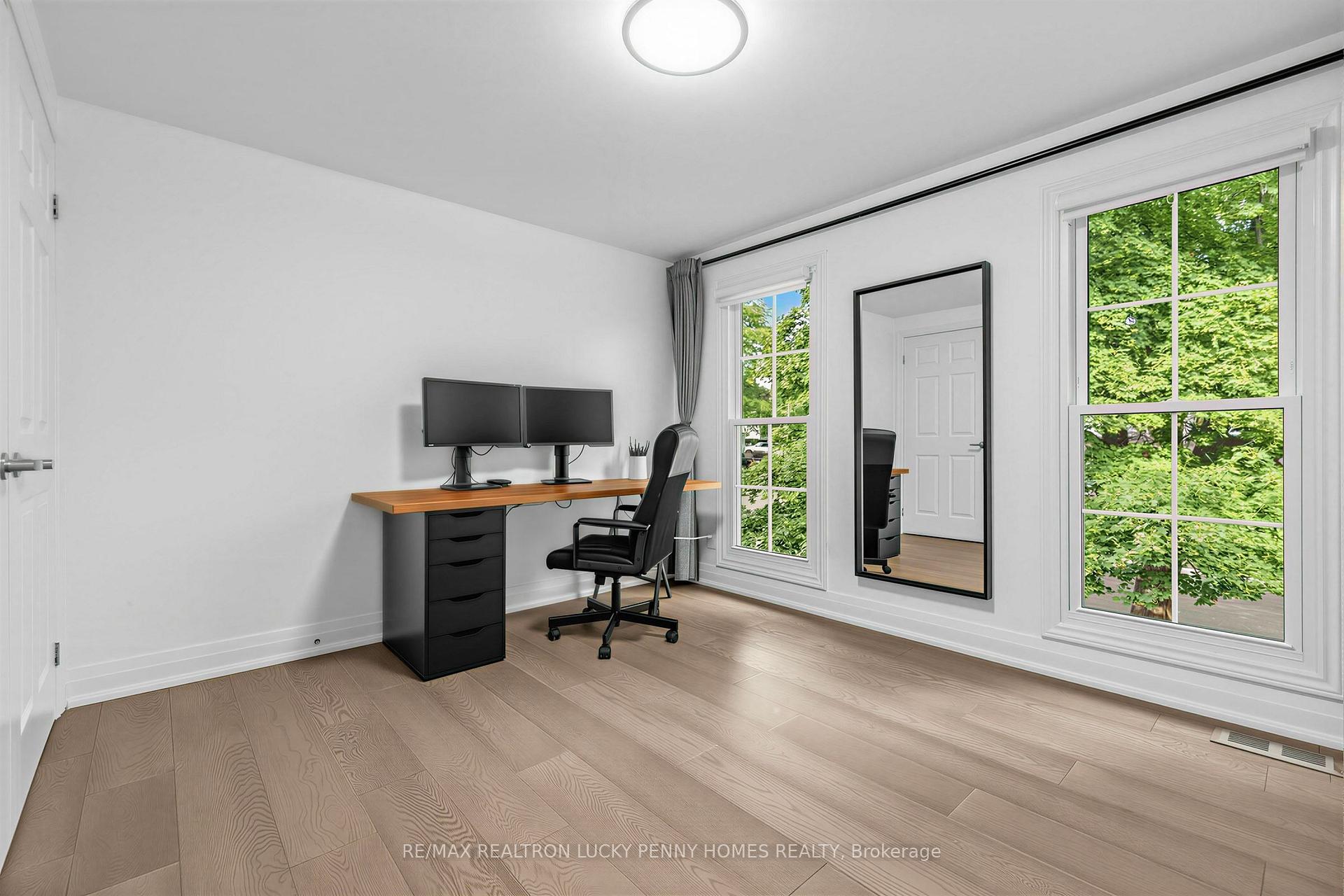 Photo 23 of 38 Walkerton Drive, Markham, Bullock — HOMEH