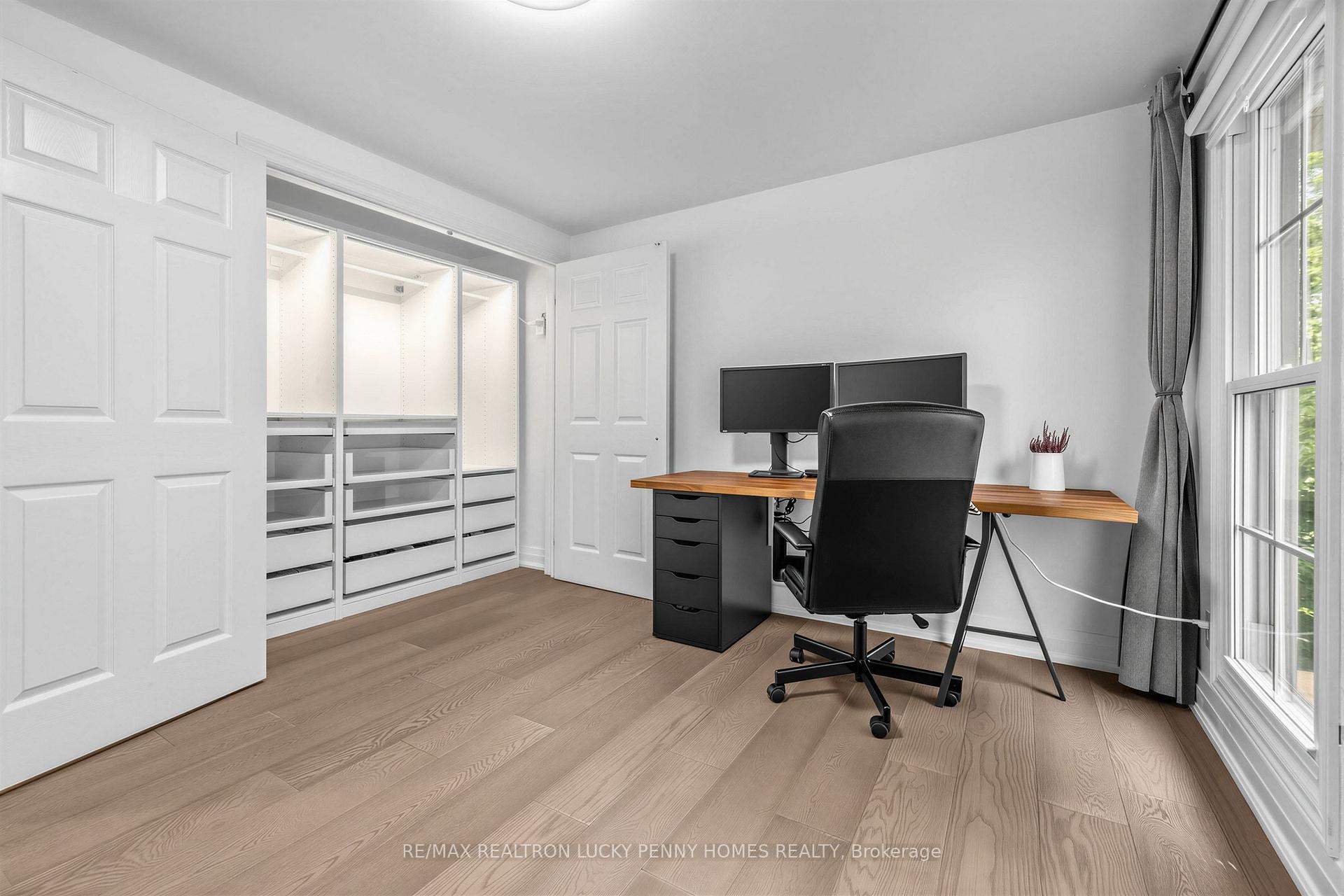 Photo 24 of 38 Walkerton Drive, Markham, Bullock — HOMEH
