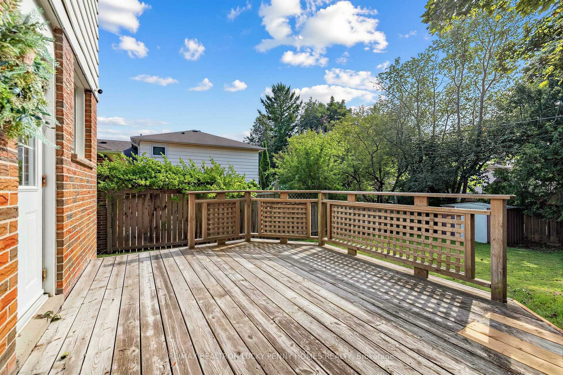 Photo 32 of 38 Walkerton Drive, Markham, Bullock — HOMEH