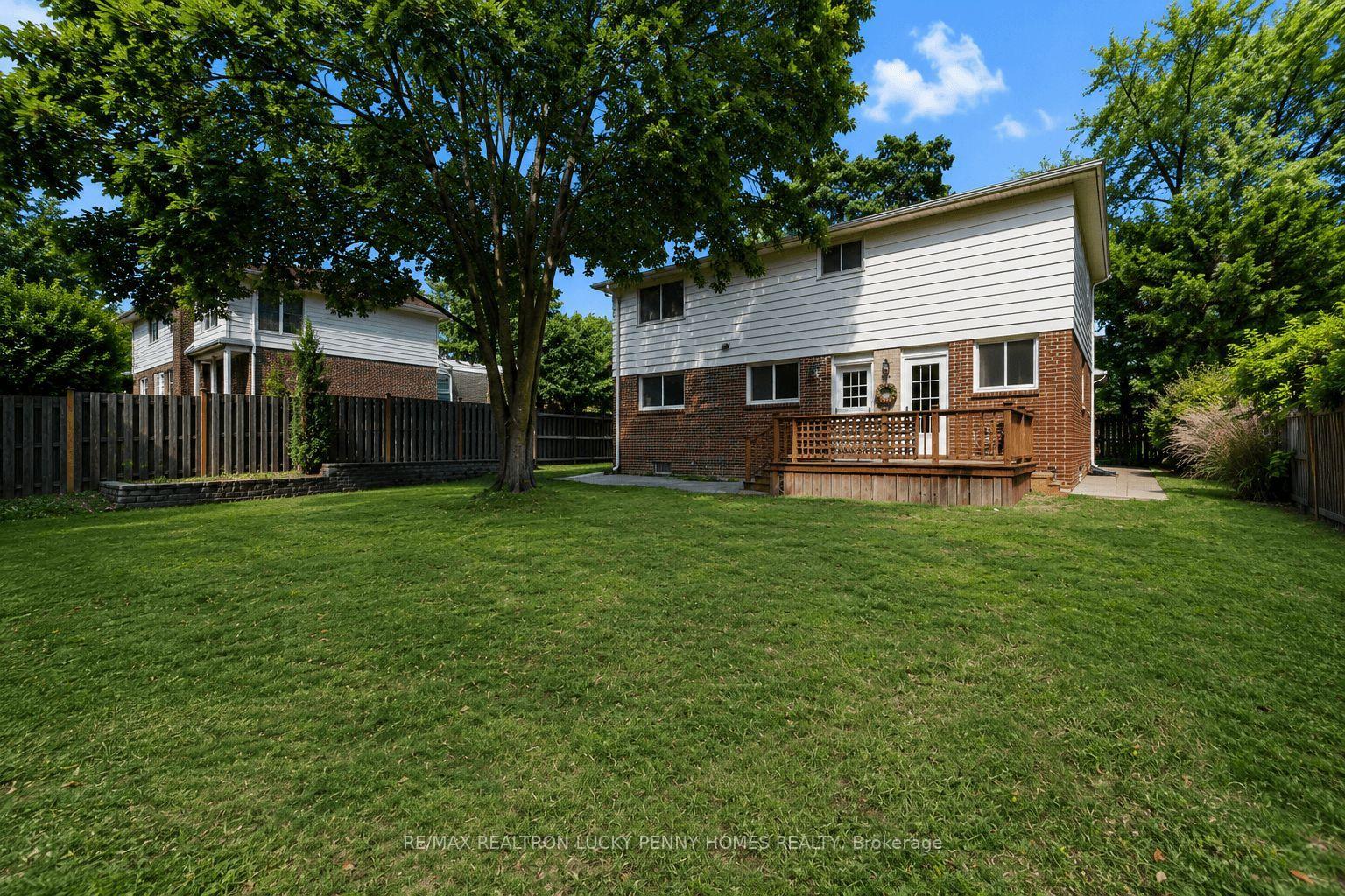 Photo 35 of 38 Walkerton Drive, Markham, Bullock — HOMEH