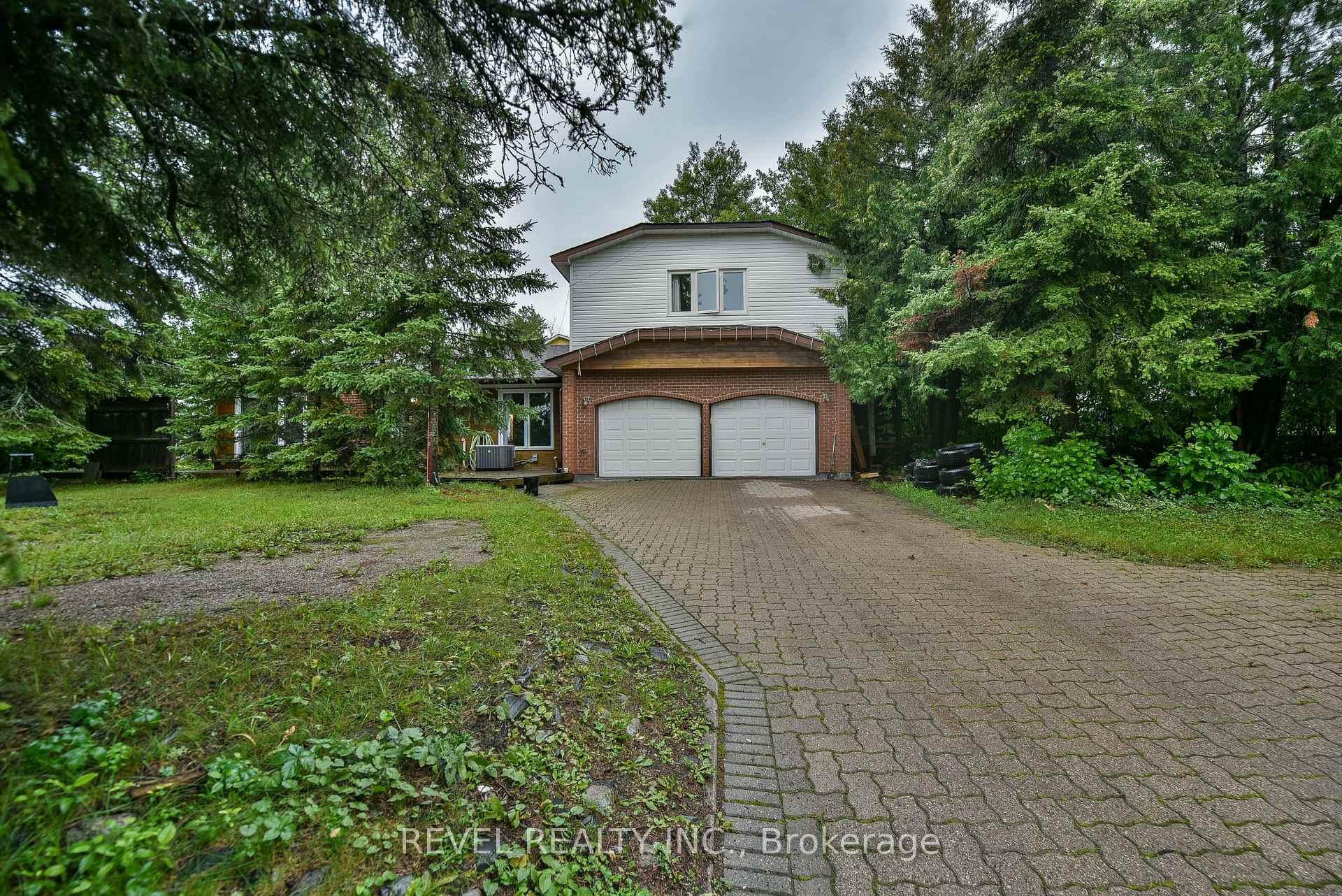 Front of 190 Quartz Avenue