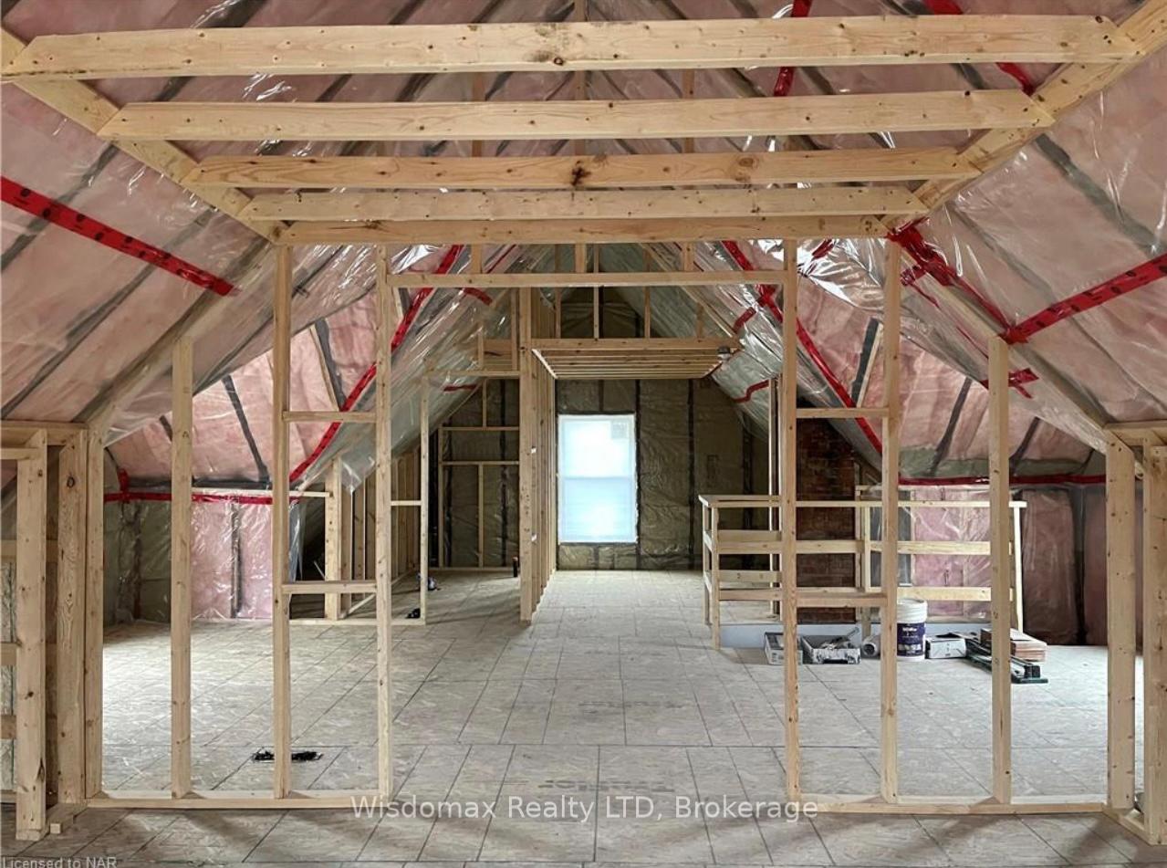 Photo 12 of Unit UPPER UNIT, 4873 Armoury Street, Niagara Falls, Cherrywood — HOMEH