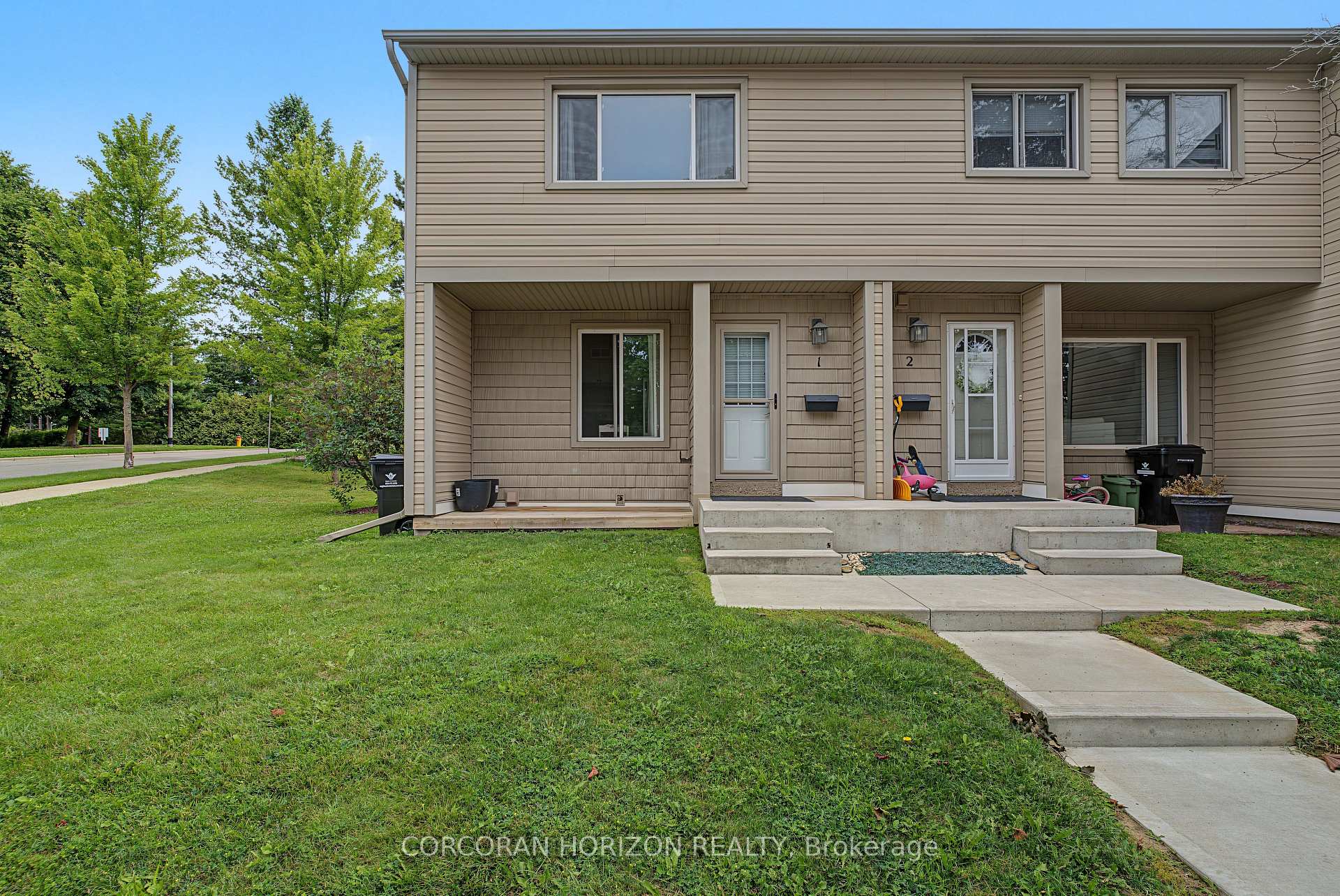 Photo 2 of Unit 1, 15 Green Valley Drive, Kitchener, Pioneer Park — HOMEH