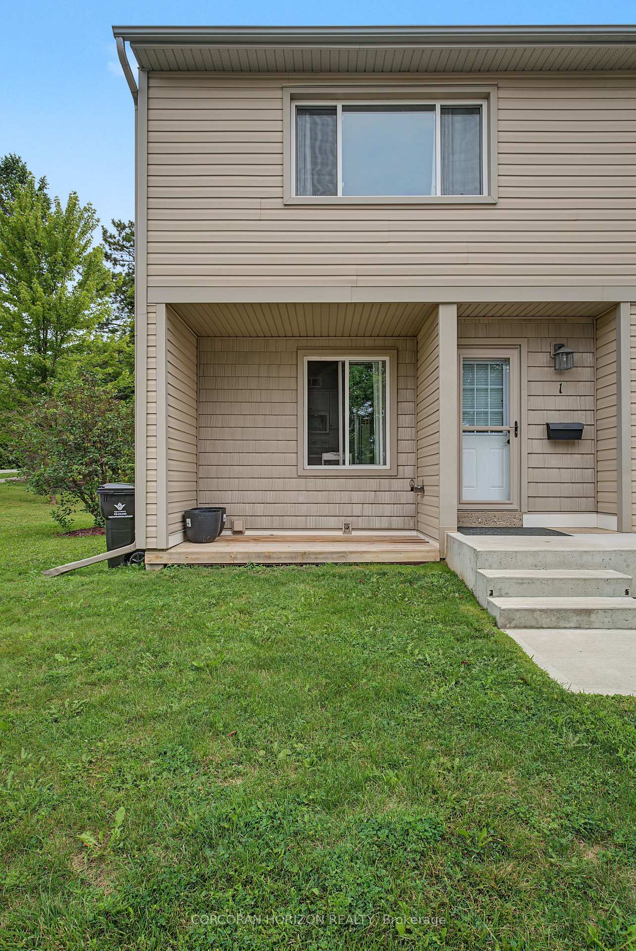 Photo 4 of Unit 1, 15 Green Valley Drive, Kitchener, Pioneer Park — HOMEH