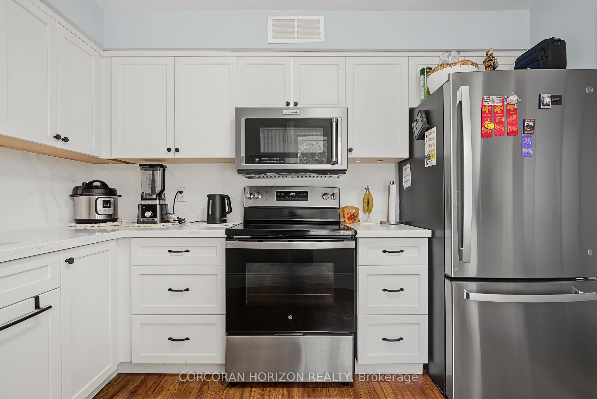 Photo 9 of Unit 1, 15 Green Valley Drive, Kitchener, Pioneer Park — HOMEH