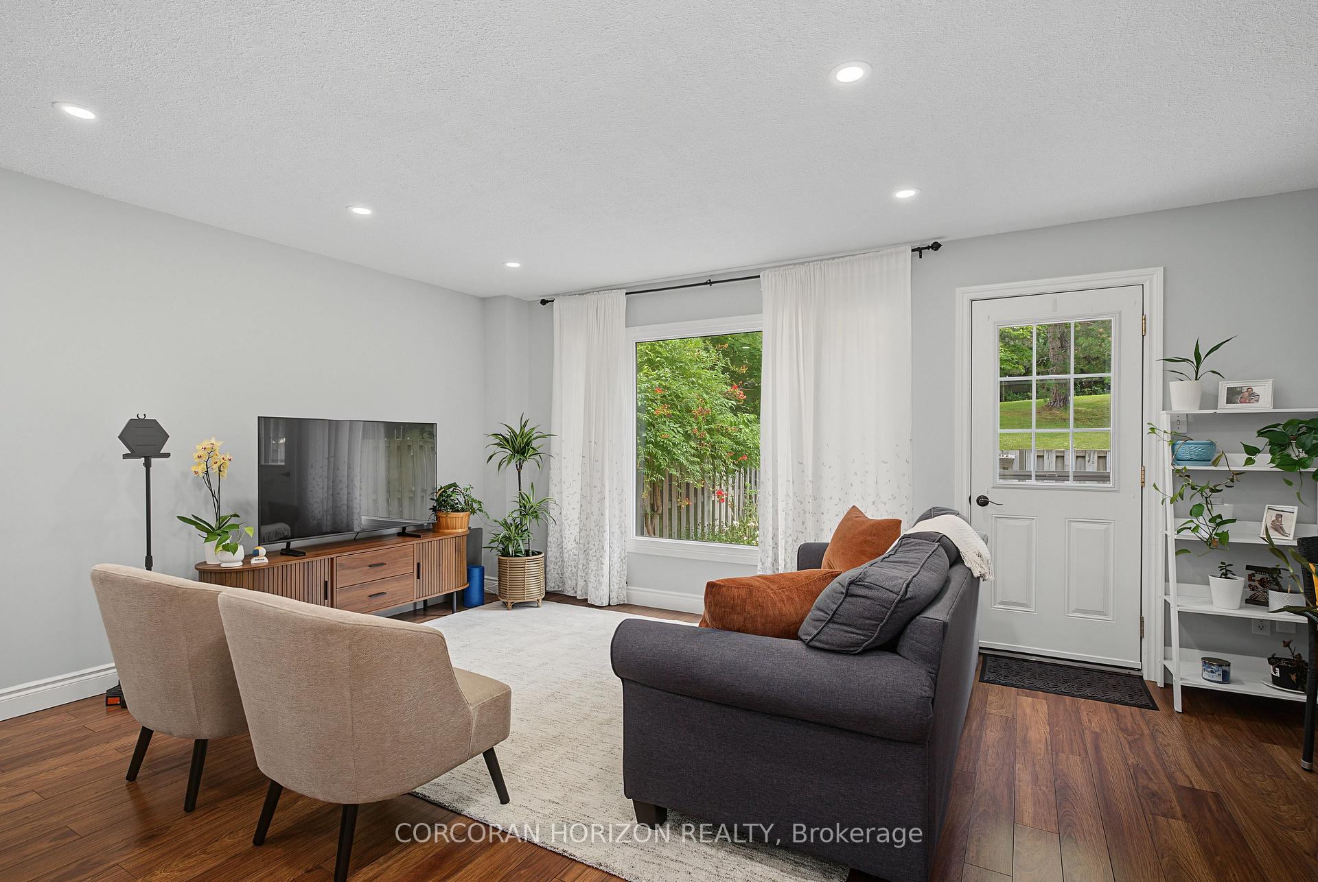 Photo 16 of Unit 1, 15 Green Valley Drive, Kitchener, Pioneer Park — HOMEH