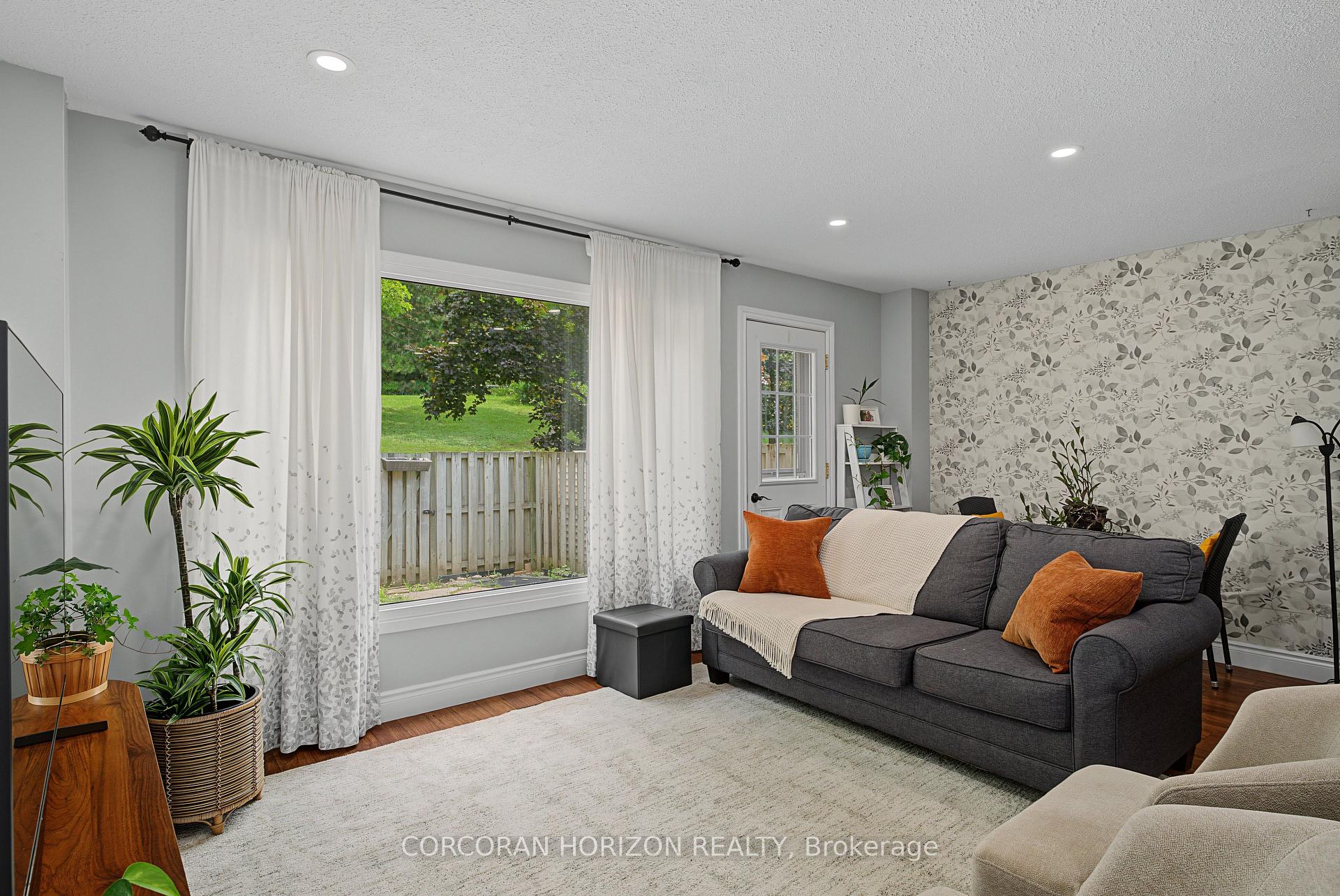 Photo 18 of Unit 1, 15 Green Valley Drive, Kitchener, Pioneer Park — HOMEH