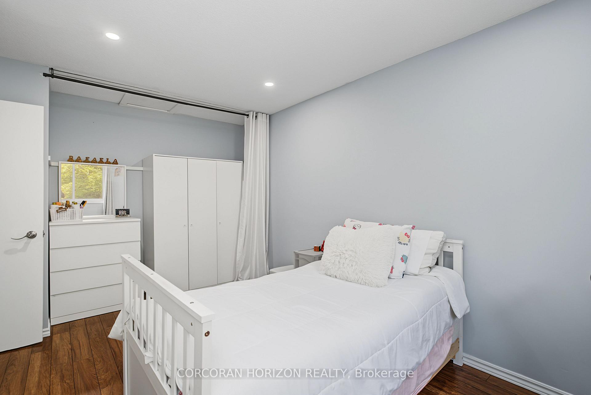 Photo 36 of Unit 1, 15 Green Valley Drive, Kitchener, Pioneer Park — HOMEH