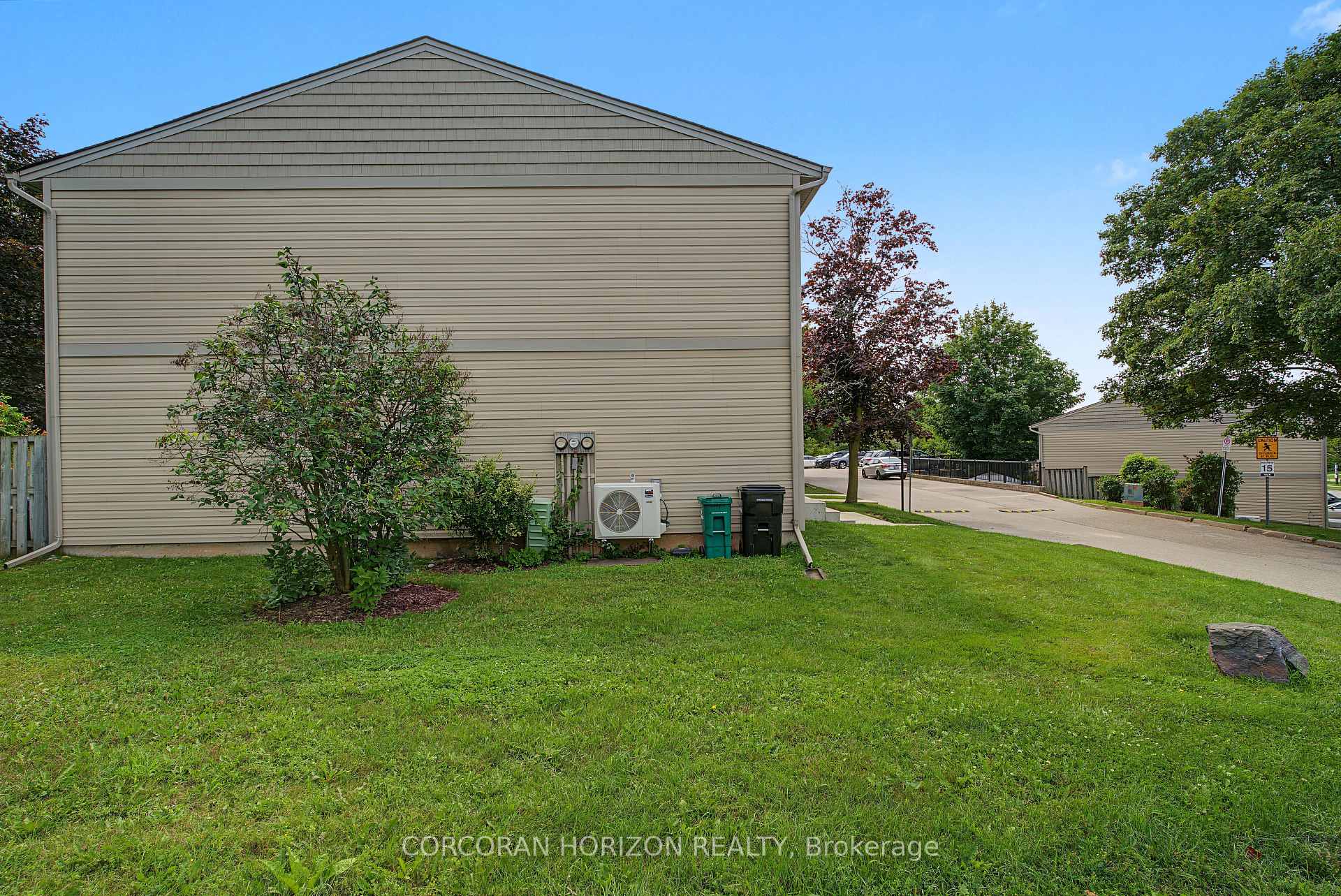Photo 44 of Unit 1, 15 Green Valley Drive, Kitchener, Pioneer Park — HOMEH
