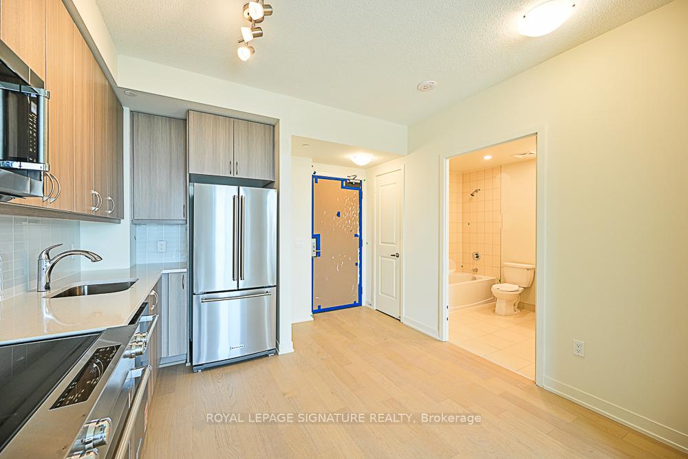 Photo 4 of Unit PH209, 38 Annie Craig Drive, Etobicoke, Mimico — HOMEH