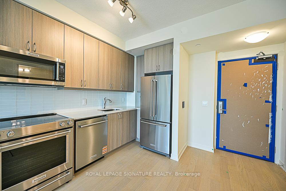 Photo 5 of Unit PH209, 38 Annie Craig Drive, Etobicoke, Mimico — HOMEH