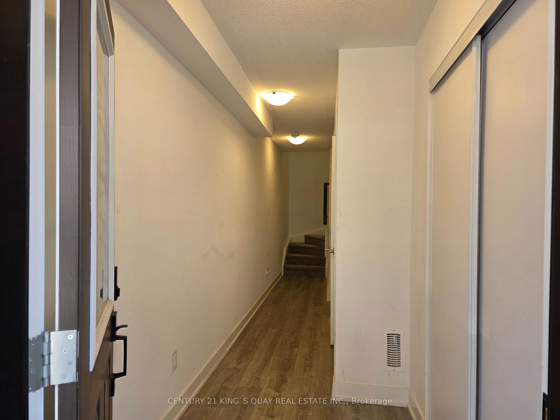 Photo 2 of 24 Nordic Lane, Whitchurch-Stouffville, Stouffville — HOMEH