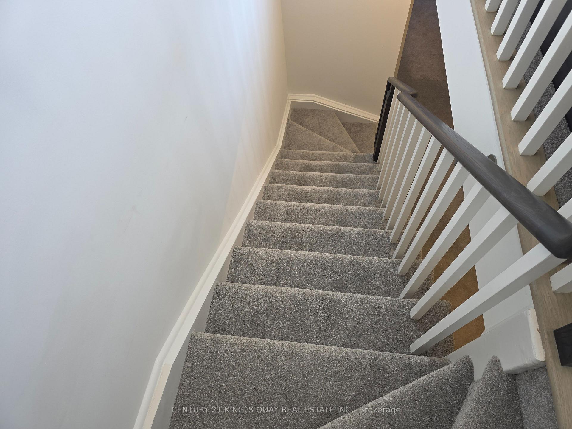 Photo 8 of 24 Nordic Lane, Whitchurch-Stouffville, Stouffville — HOMEH