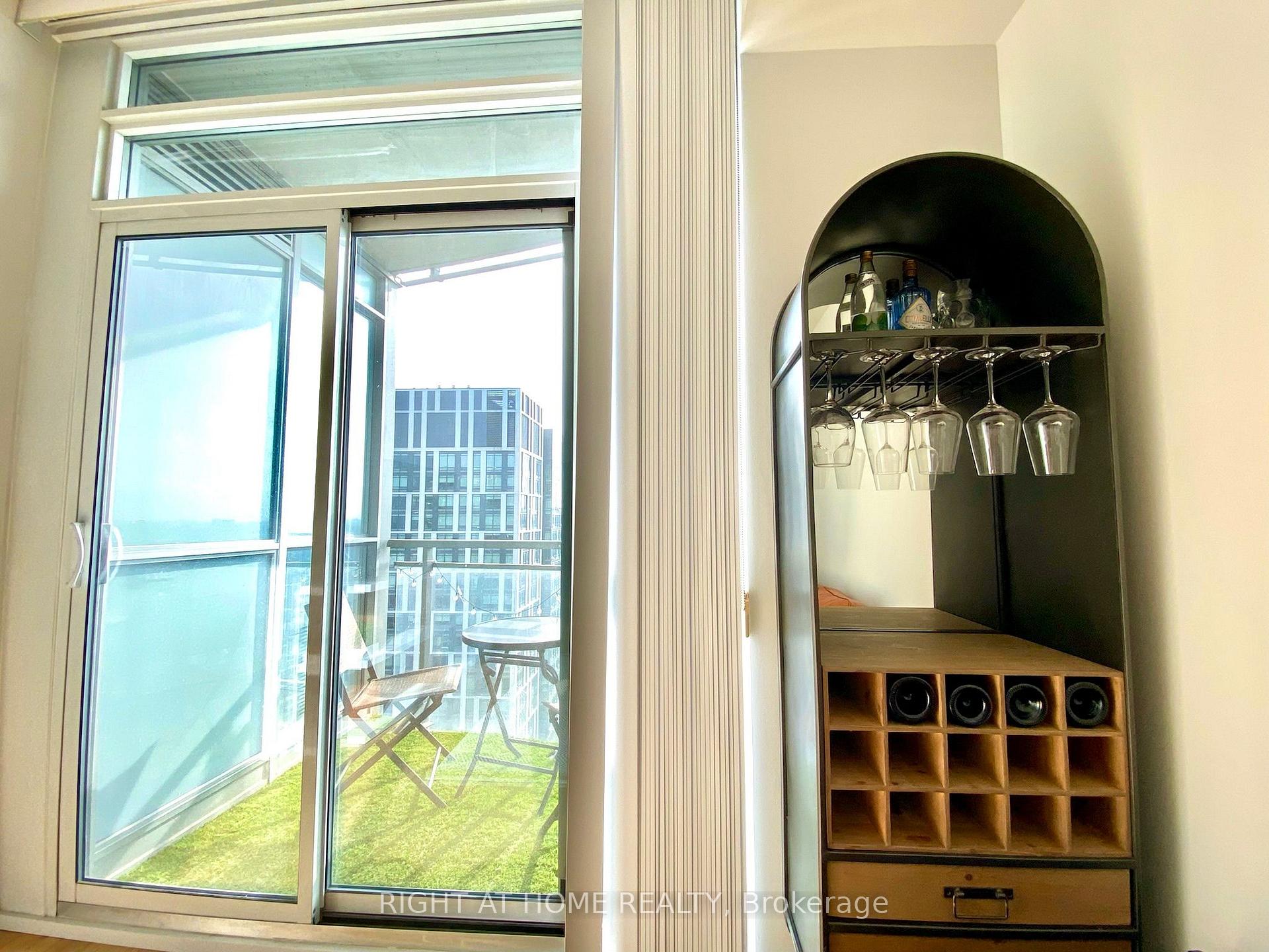 Photo 7 of Unit 4011, 21 Iceboat Terrace, Toronto, Waterfront Communities — HOMEH