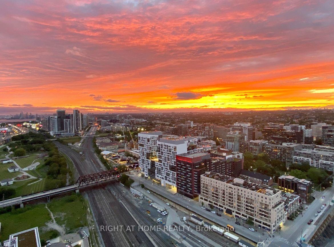 Photo 17 of Unit 4011, 21 Iceboat Terrace, Toronto, Waterfront Communities — HOMEH