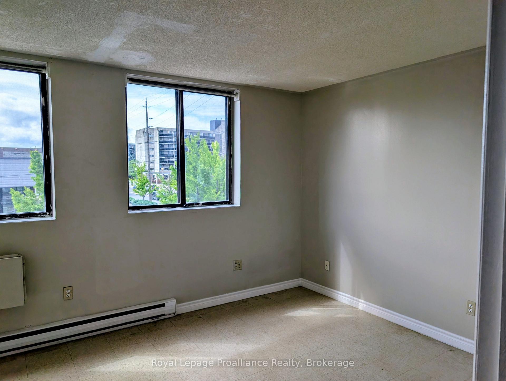 Photo 6 of Unit 204, 328 Aylmer Street, Peterborough, Town Ward 3 — HOMEH