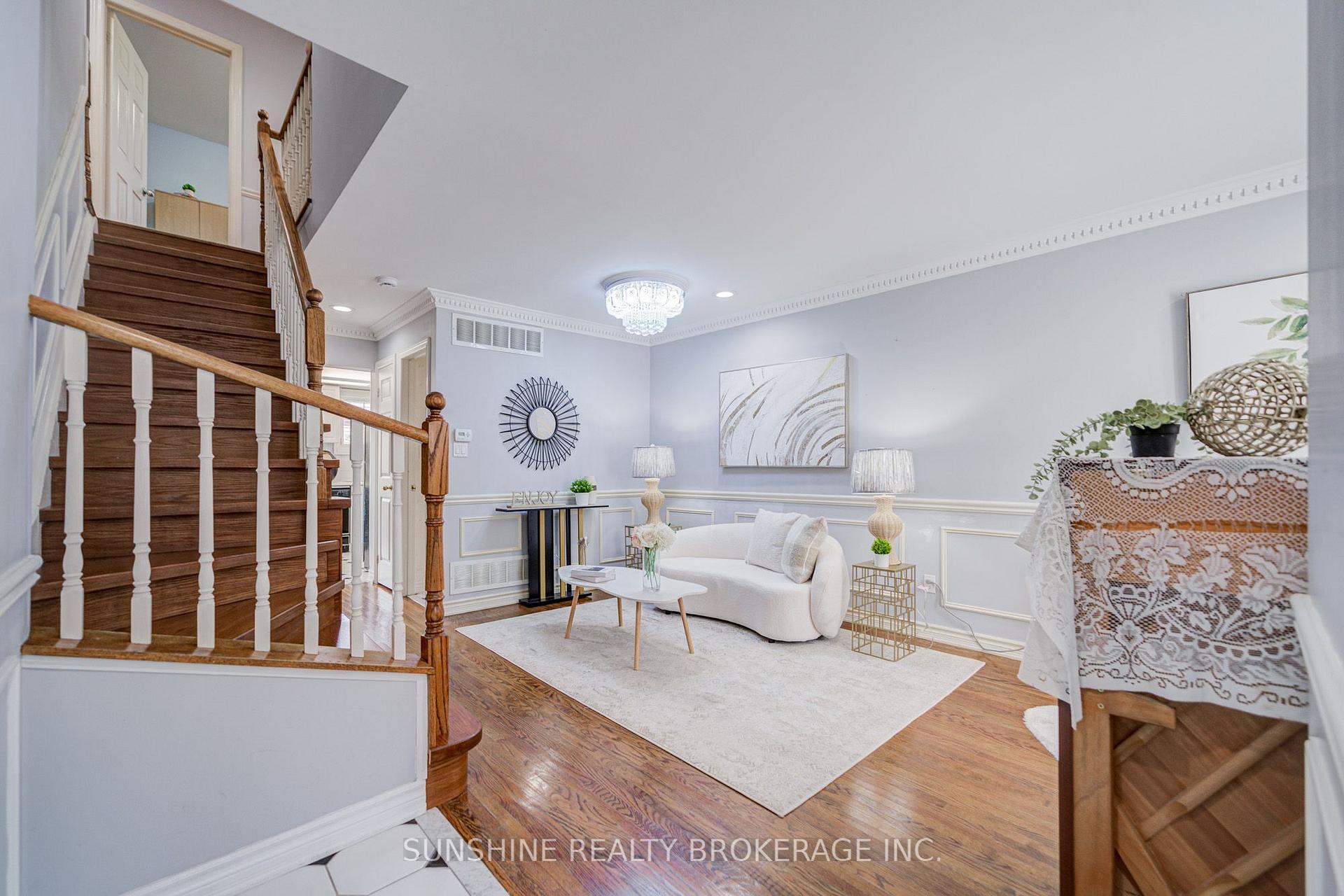 Photo 5 of 25 Rachel Crescent, Markham, Cachet — HOMEH