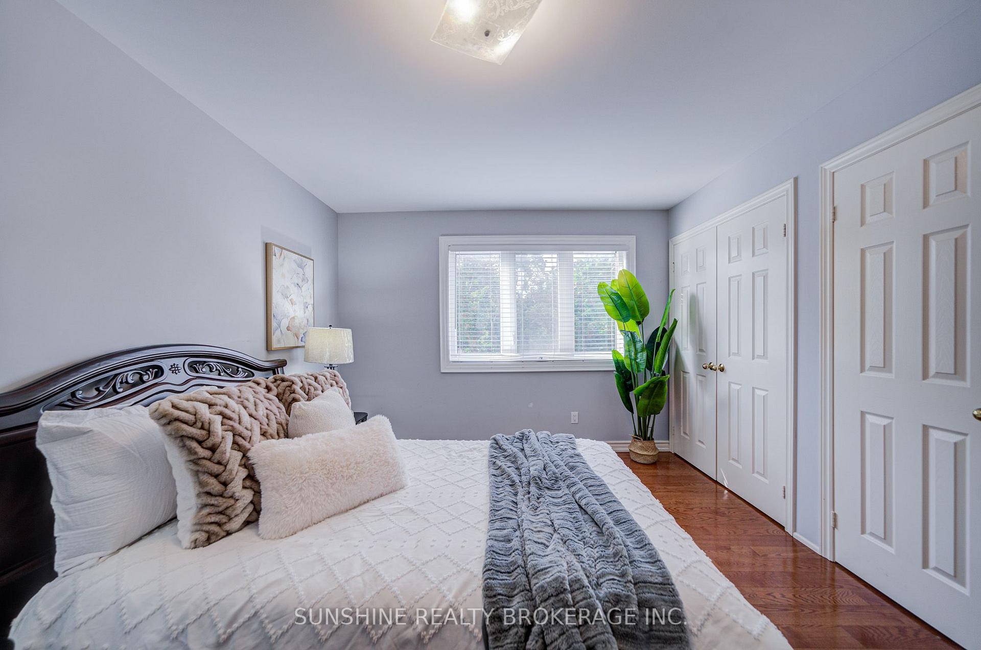 Photo 15 of 25 Rachel Crescent, Markham, Cachet — HOMEH