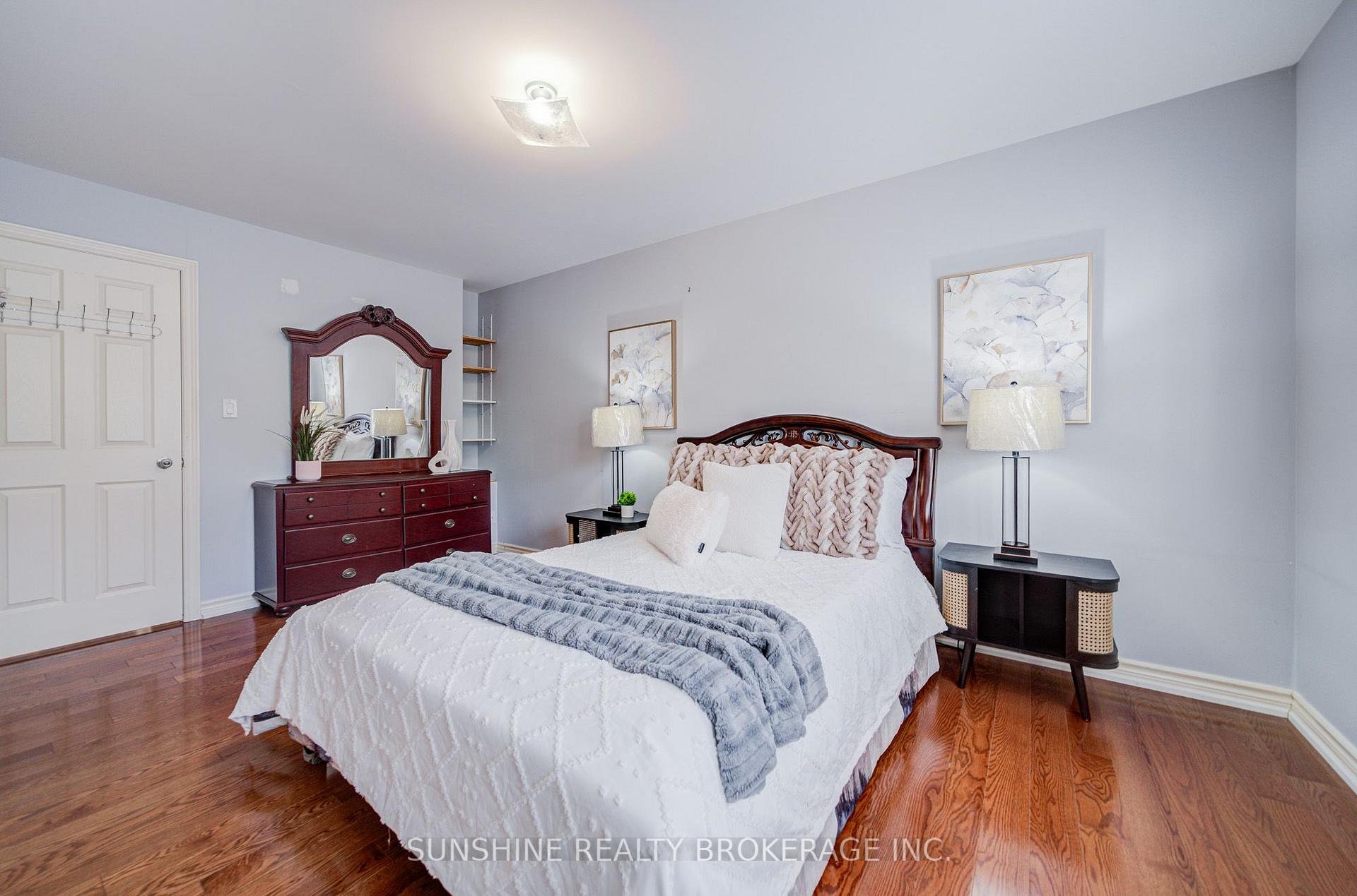 Photo 17 of 25 Rachel Crescent, Markham, Cachet — HOMEH