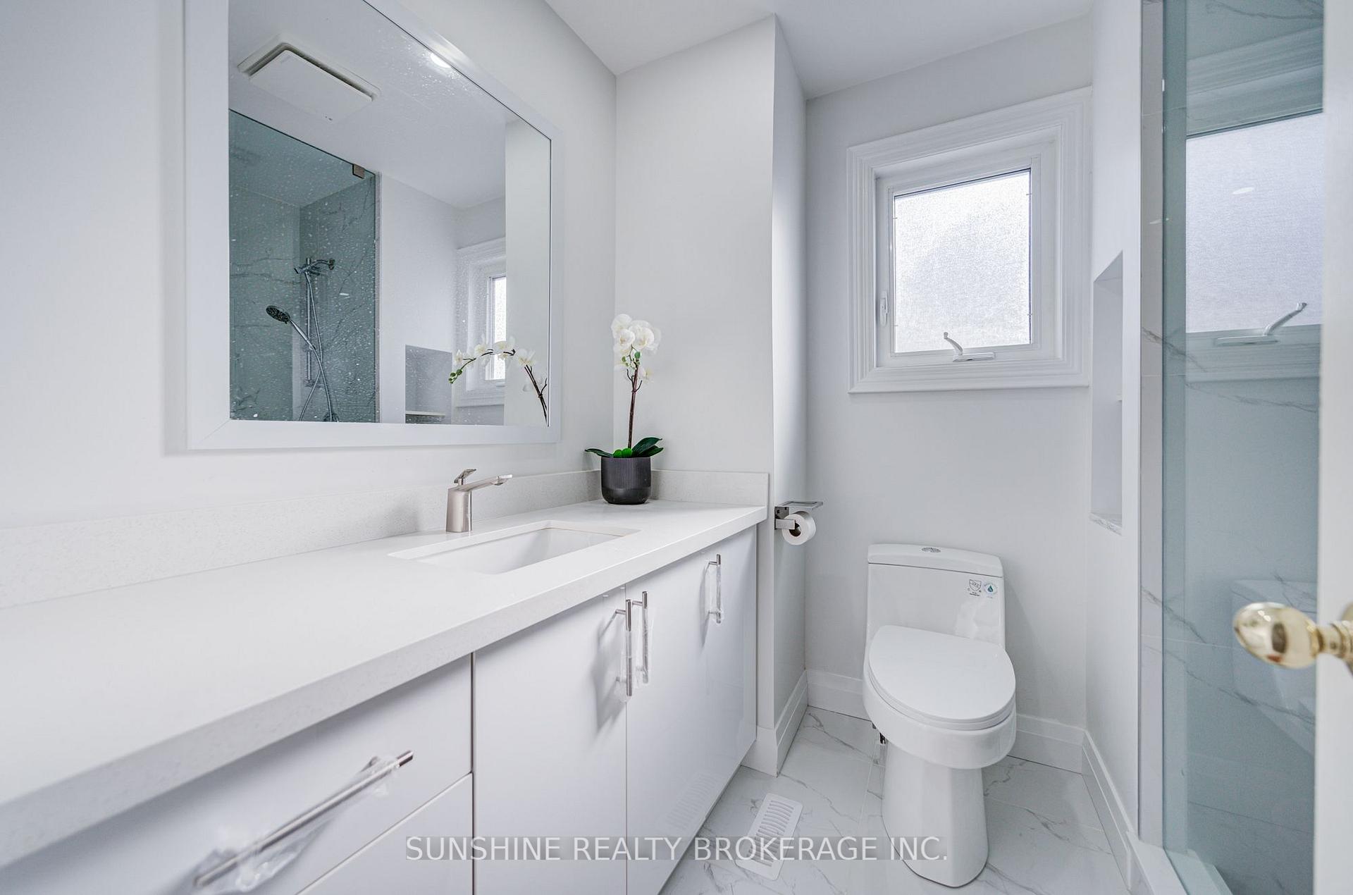 Photo 18 of 25 Rachel Crescent, Markham, Cachet — HOMEH