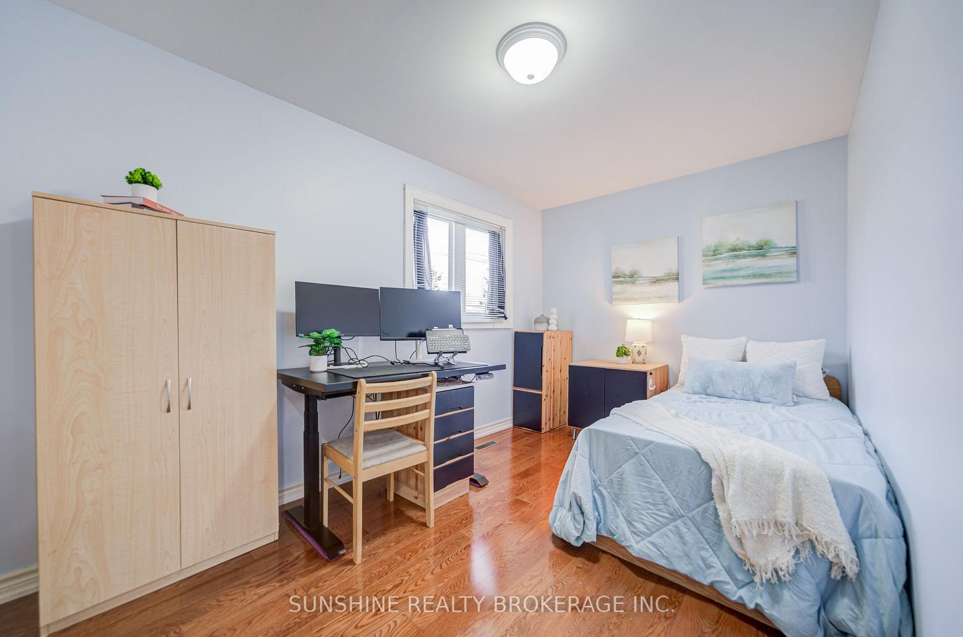 Photo 21 of 25 Rachel Crescent, Markham, Cachet — HOMEH