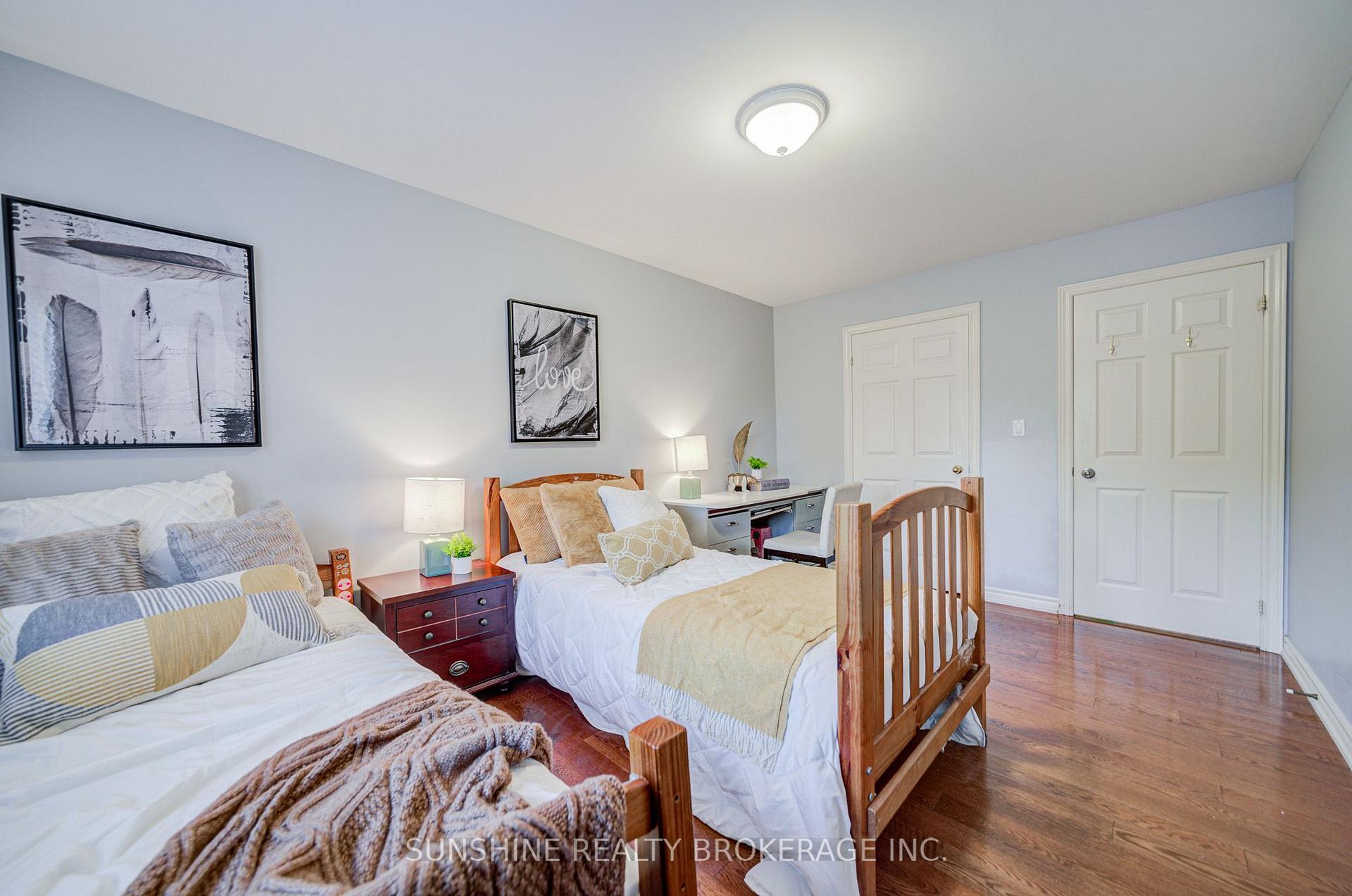 Photo 23 of 25 Rachel Crescent, Markham, Cachet — HOMEH