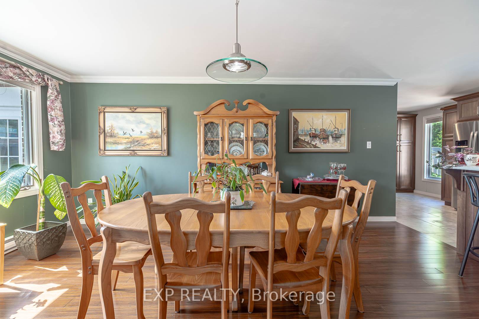 Photo 4 of 10 Kathryn Crescent, North Bay, College Heights — HOMEH