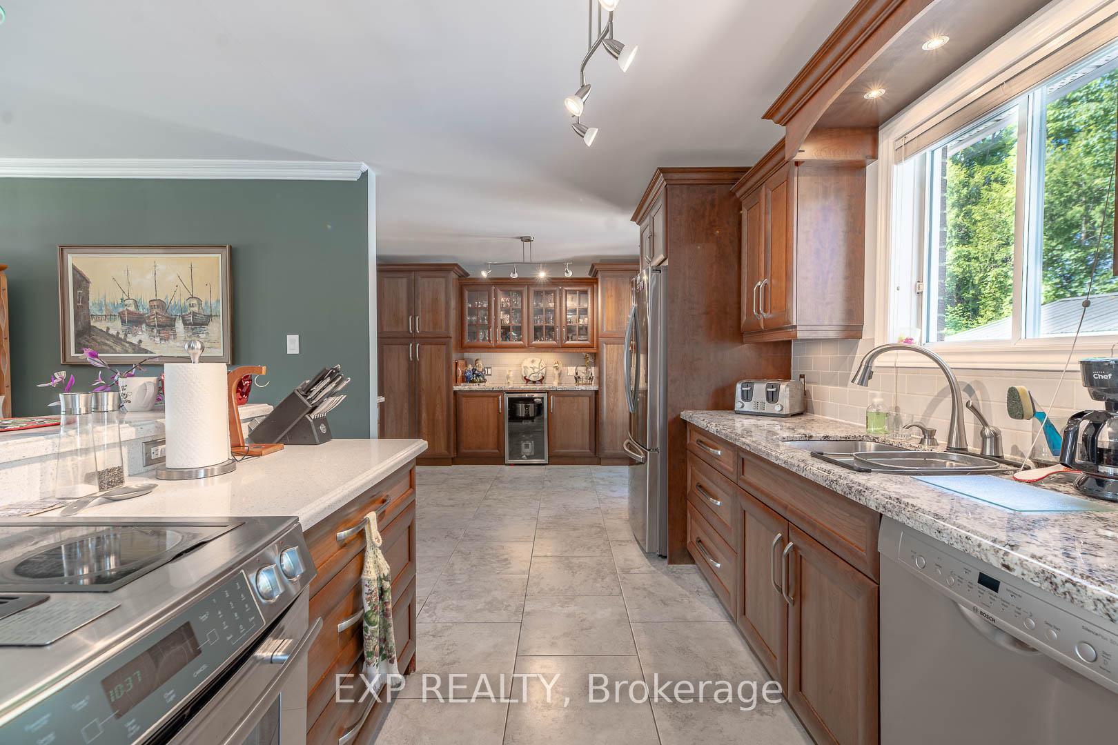 Photo 12 of 10 Kathryn Crescent, North Bay, College Heights — HOMEH