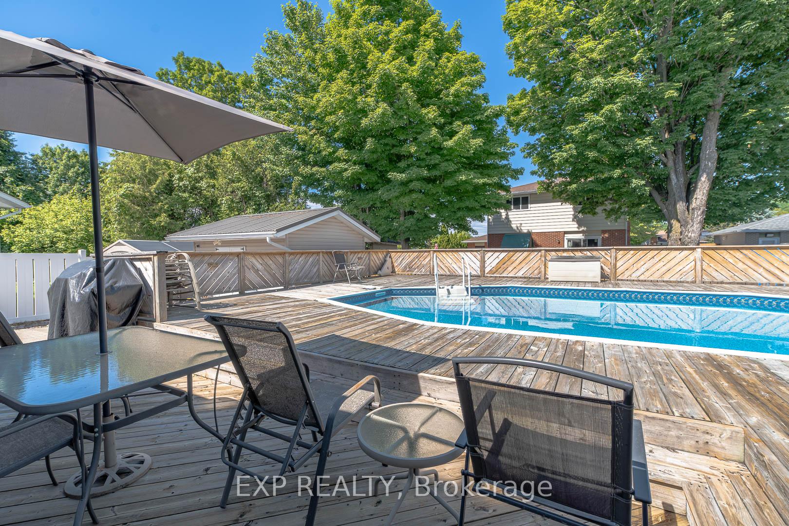 Photo 32 of 10 Kathryn Crescent, North Bay, College Heights — HOMEH