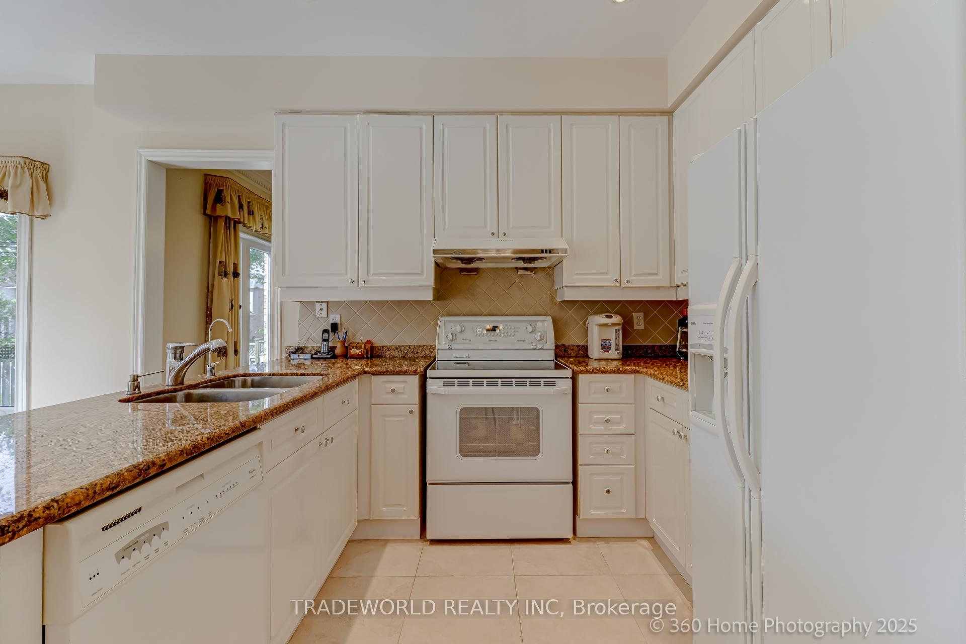 Photo 8 of 80 Eyer Drive, Markham, Cachet — HOMEH