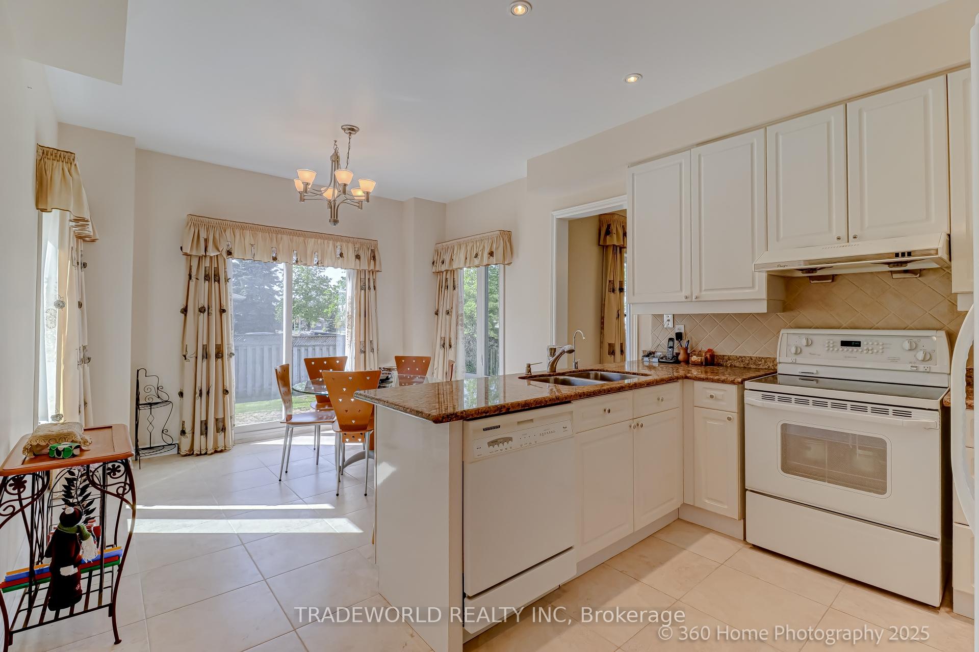 Photo 9 of 80 Eyer Drive, Markham, Cachet — HOMEH