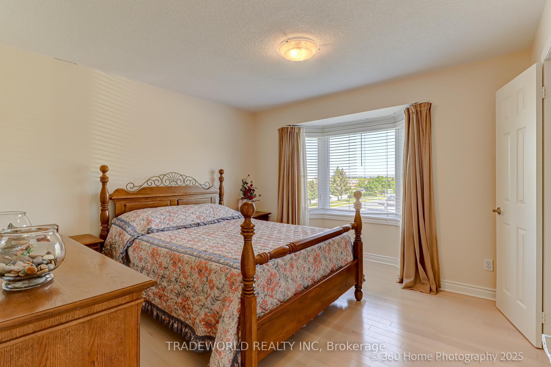 Photo 16 of 80 Eyer Drive, Markham, Cachet — HOMEH