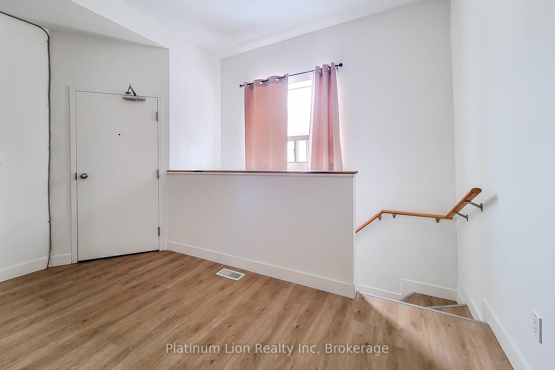 Photo 3 of Unit 5, 255 Emerald Street N, Hamilton, Stinson — HOMEH