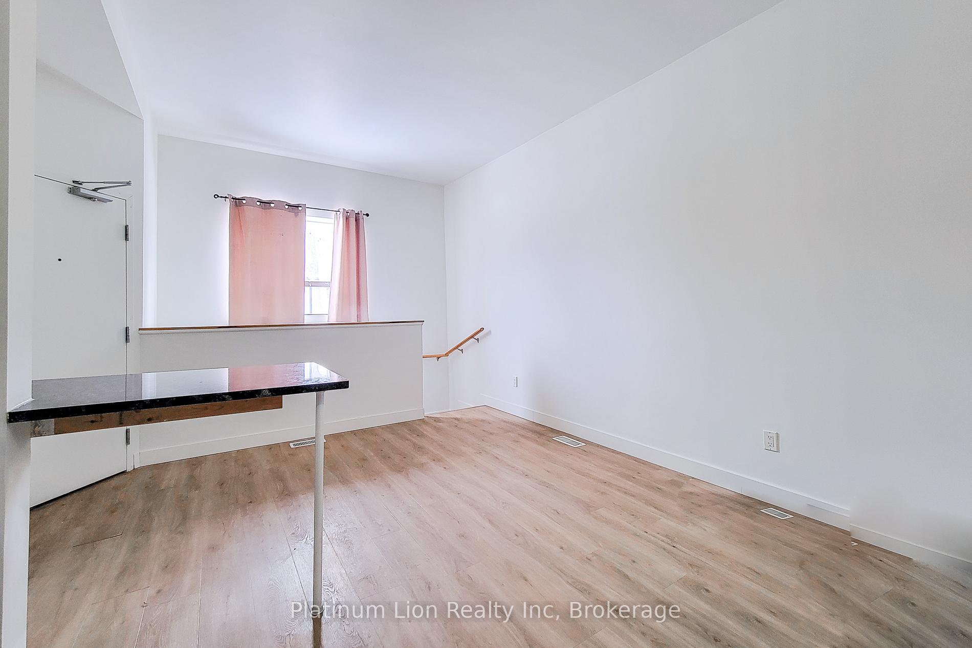 Photo 6 of Unit 5, 255 Emerald Street N, Hamilton, Stinson — HOMEH
