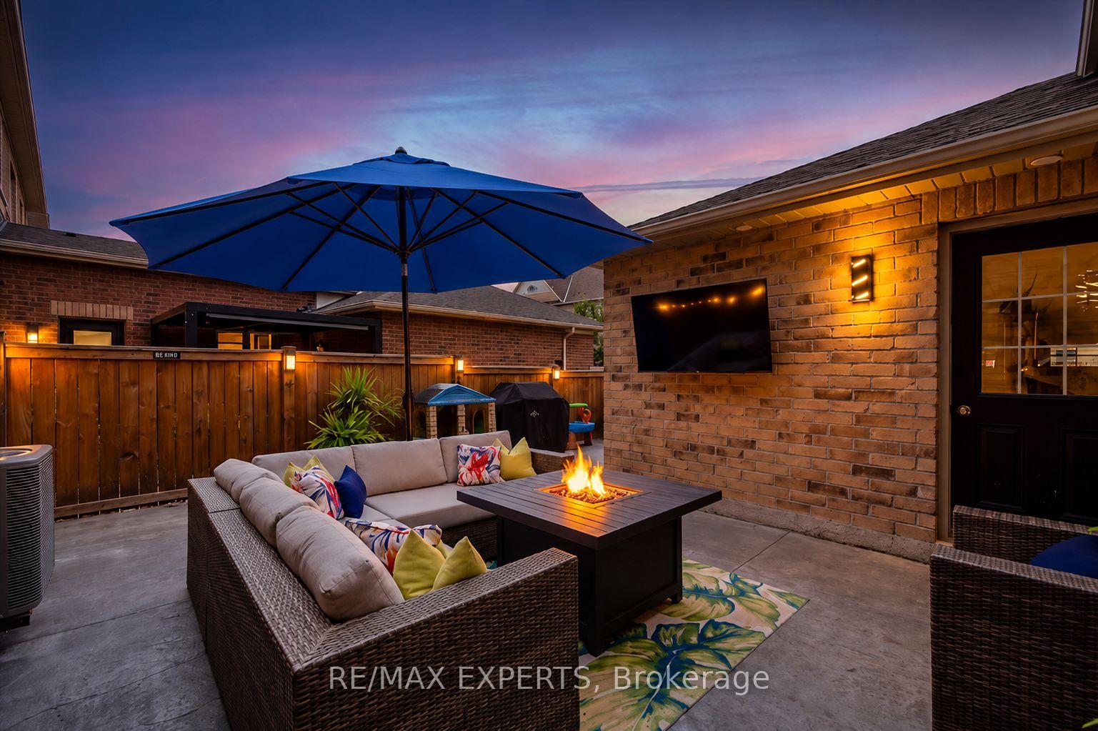Photo 1 of 320 Barons Street, Vaughan, Kleinburg — HOMEH