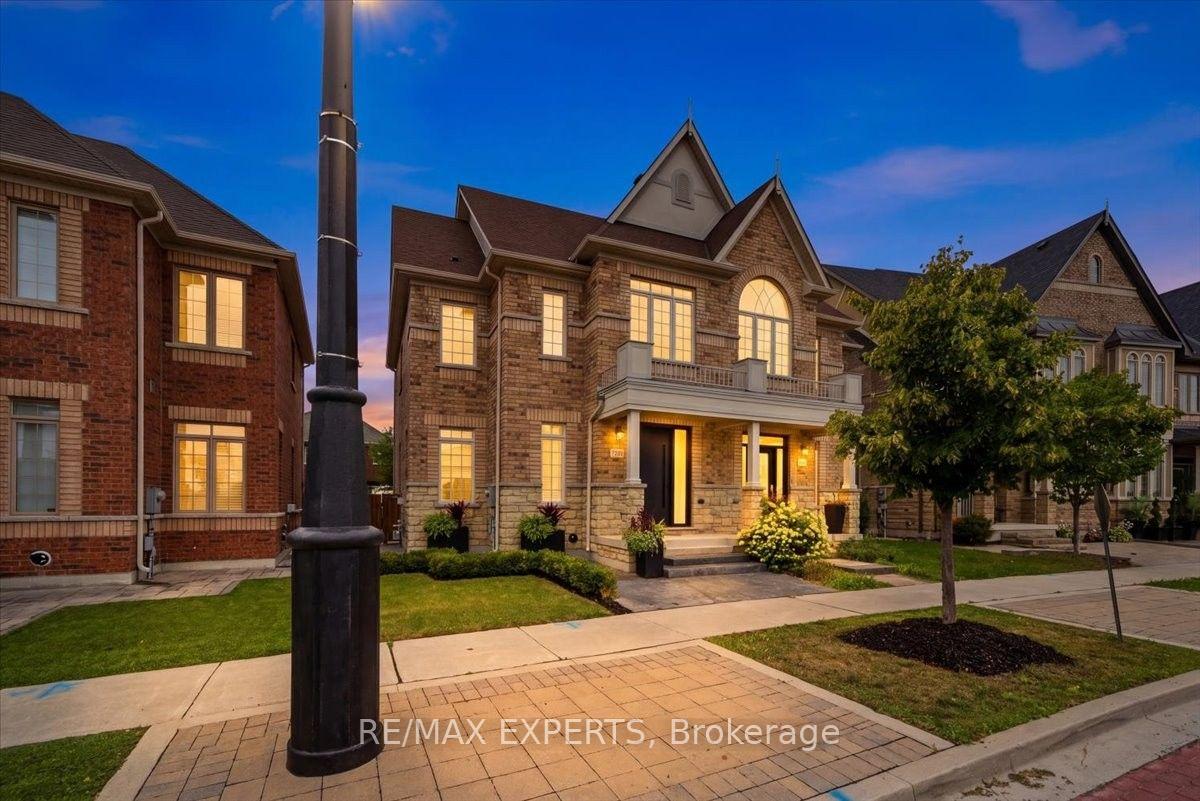 Photo 2 of 320 Barons Street, Vaughan, Kleinburg — HOMEH