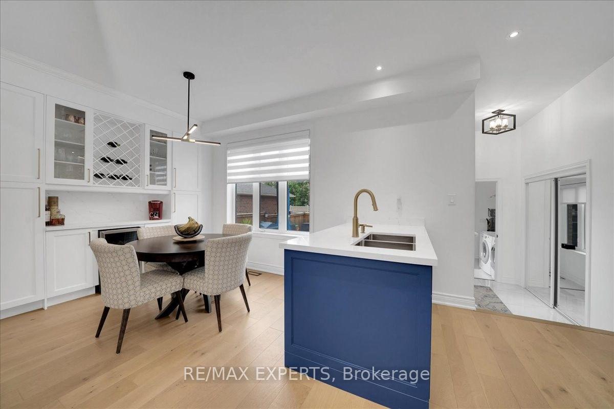 Photo 13 of 320 Barons Street, Vaughan, Kleinburg — HOMEH