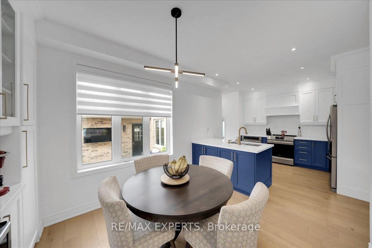 Photo 14 of 320 Barons Street, Vaughan, Kleinburg — HOMEH